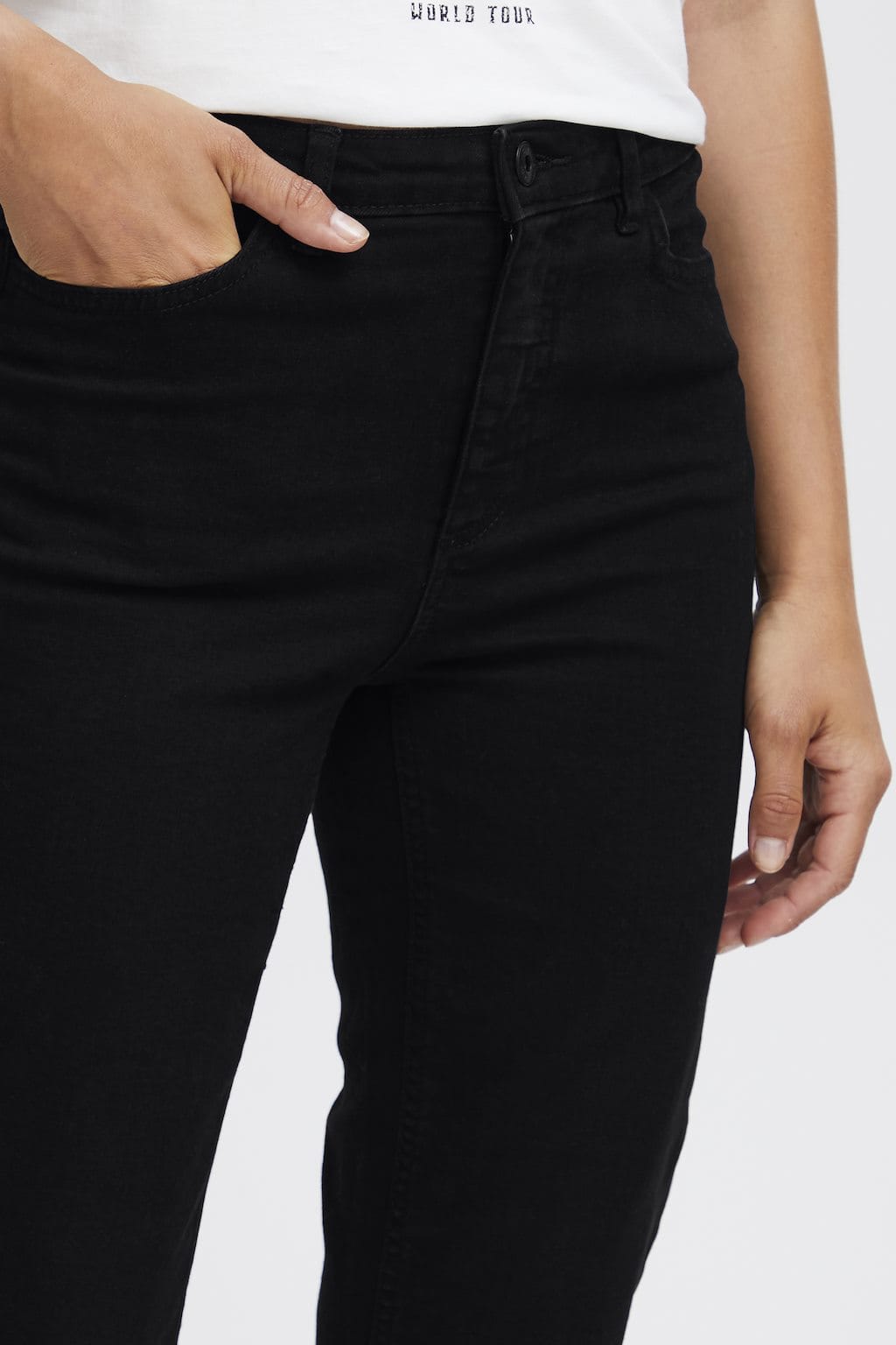 Black Cropped Jeans