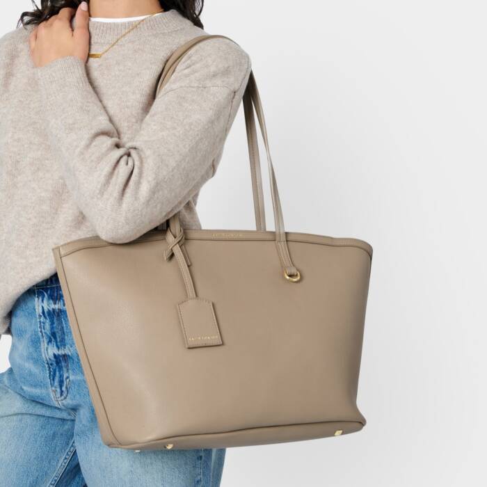 Travel tote light taupe