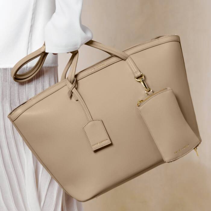 Travel tote light taupe