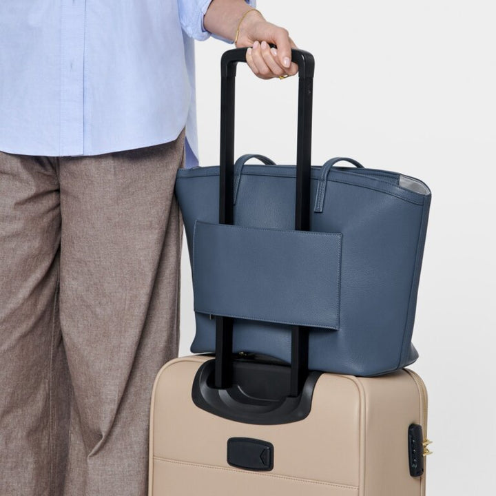 (Copy) Travel tote in Navy