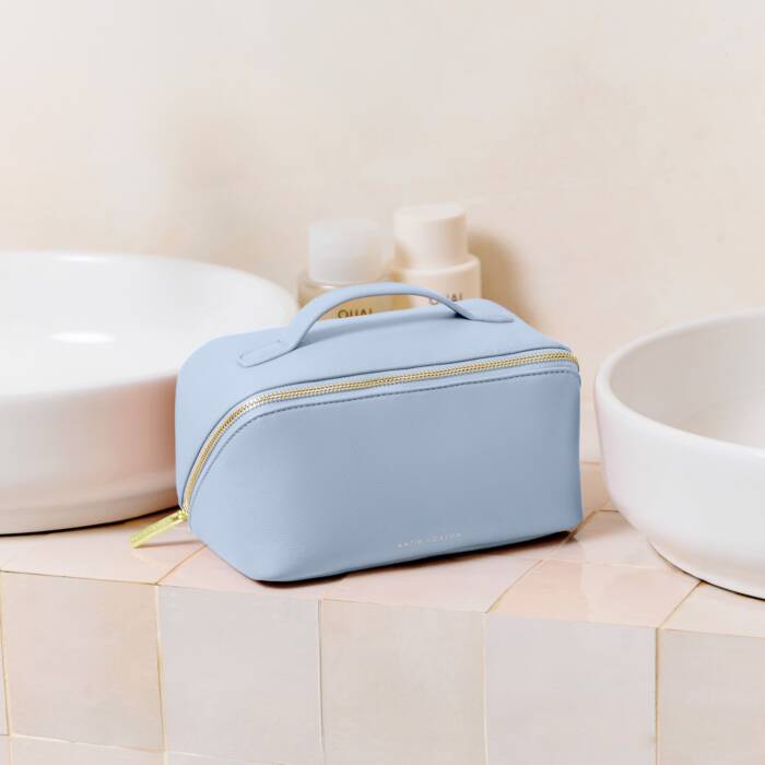 Medium make up bag and wash bag