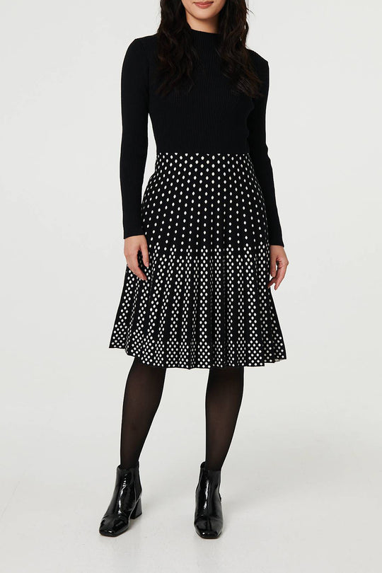 Polka Dot pleated knit Dress in Black