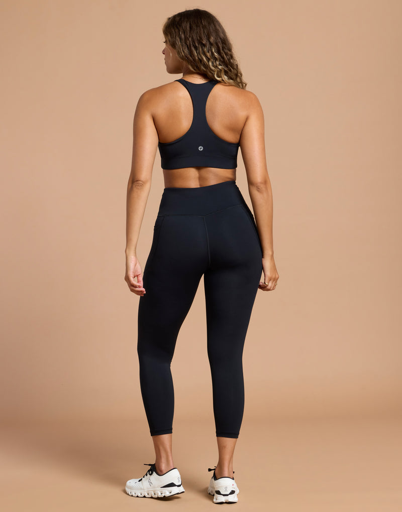Relentless 7/8 Legging in Black
£65.00