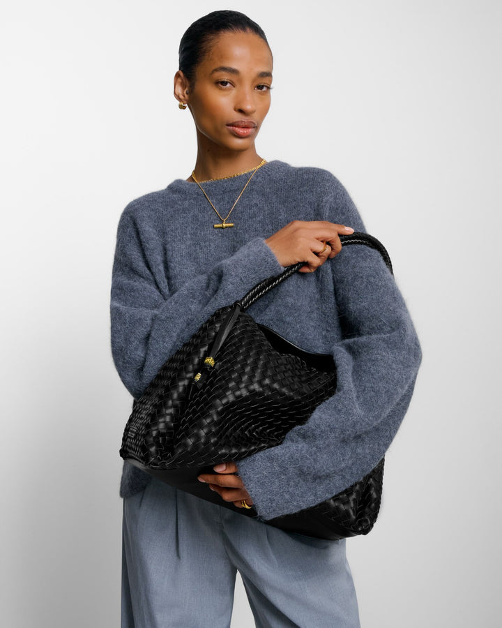 Handwoven large shoulder bag in Black