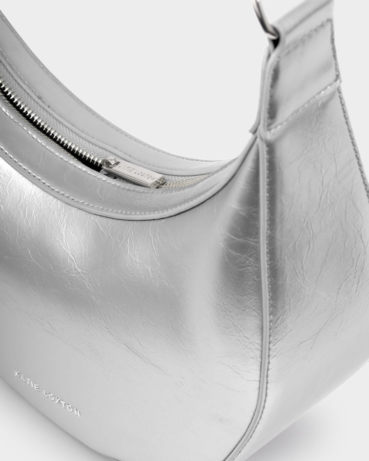 Amina patent cracke sling bag in silver