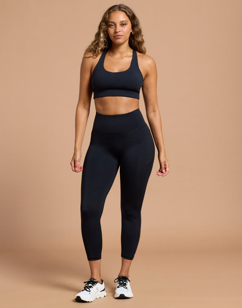 Relentless 7/8 Legging in Black
£65.00