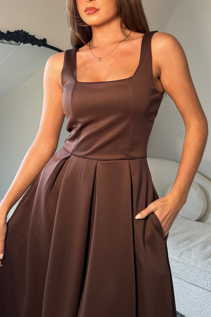 Erica square neck pleated Midi dress in brown