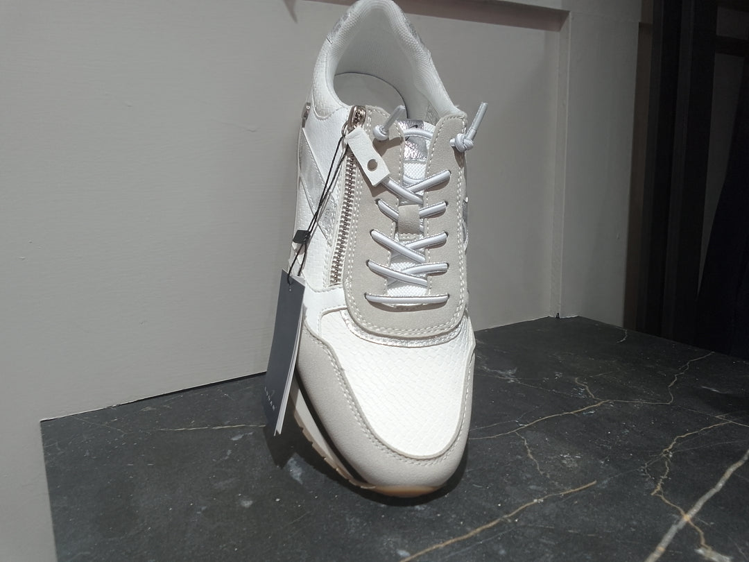 Lunar Lindy in grey