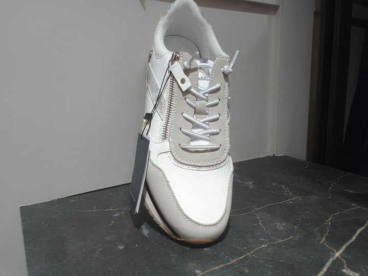 Lunar Lindy in grey