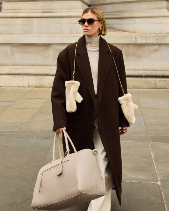 Teddy Mittens With Cord in Cream